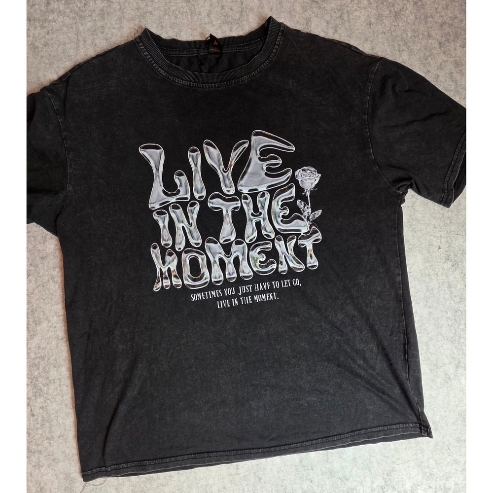 Romwe Live In The Moment Graphic Tee Washed Black Y2K Grunge Streetwear Small